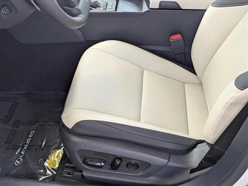 2025 Lexus ES 300h Base