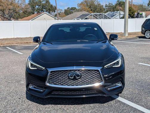 2022 INFINITI Q60 LUXE