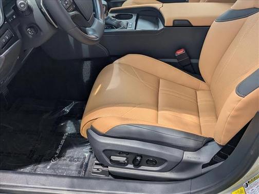 2025 Lexus ES 300h Luxury
