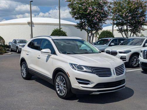 White Platinum Metallic Tri-Coat 2017 Lincoln MKC Reserve