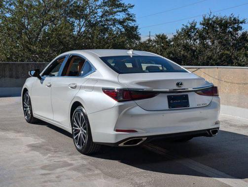 2025 Lexus ES 350 Base
