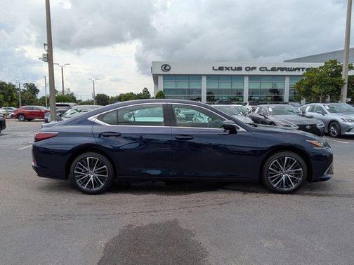 2025 Lexus ES 350 Base