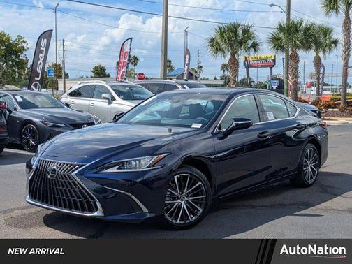 2025 Lexus ES 300h Base