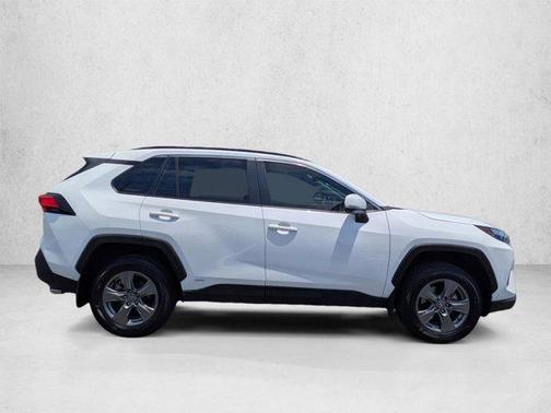 Ice Cap 2024 Toyota RAV4 Hybrid XLE