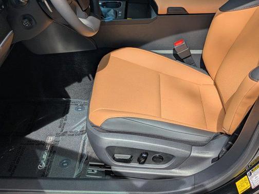2025 Lexus ES 300h Base