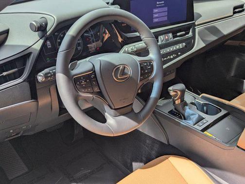 2025 Lexus ES 300h Base