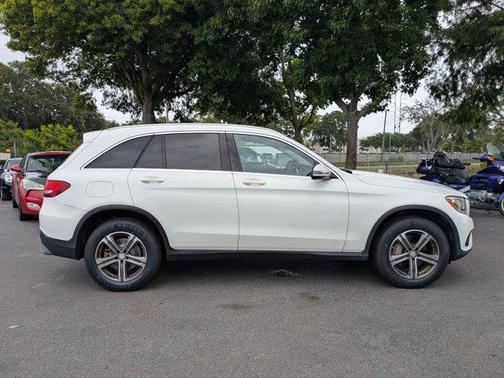 2016 Mercedes-Benz GLC 300 Base