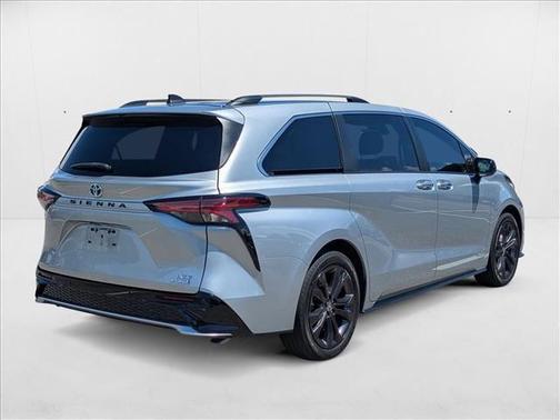 2021 Toyota Sienna XSE 7 Passenger