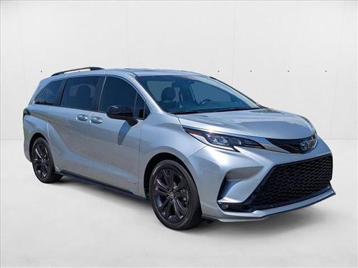 2021 Toyota Sienna XSE 7 Passenger