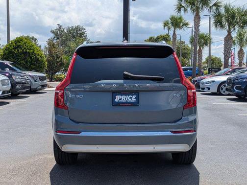 2022 Volvo XC90 T6 Inscription