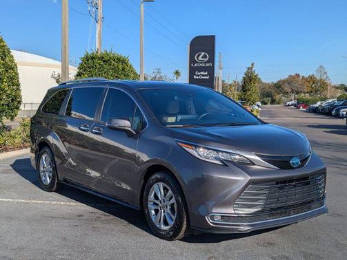 2023 Toyota Sienna Limited