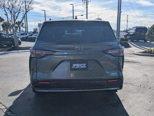 2023 Toyota Sienna Limited