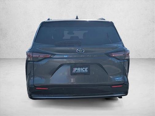 2023 Toyota Sienna Limited