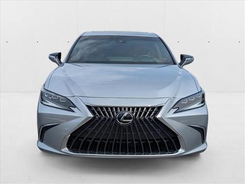 2023 Lexus ES 300h Ultra Luxury