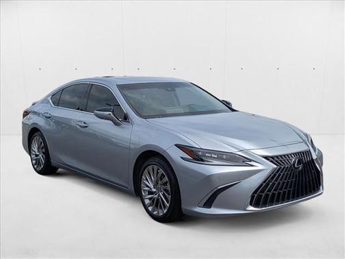 2023 Lexus ES 300h Ultra Luxury