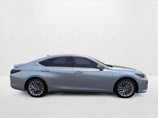 2023 Lexus ES 300h Ultra Luxury