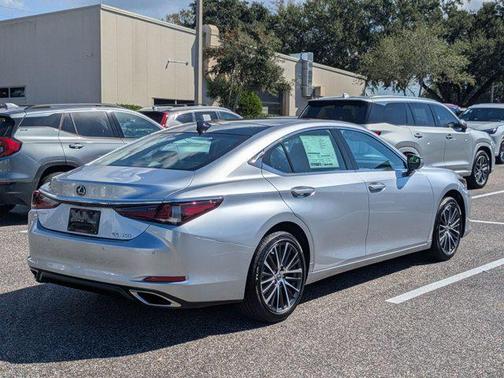 2025 Lexus ES 350 Base