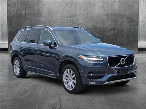 2018 Volvo XC90 T6 Momentum