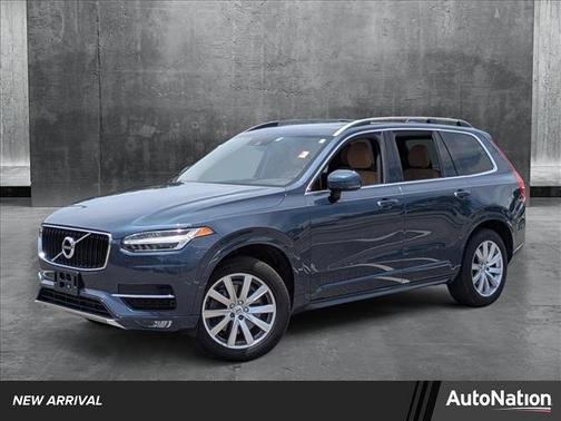 2018 Volvo XC90 T6 Momentum