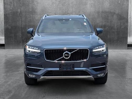 2018 Volvo XC90 T6 Momentum