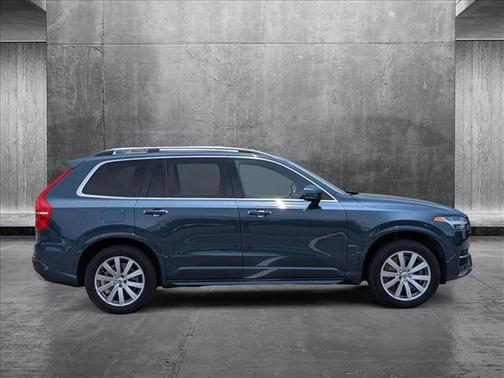2018 Volvo XC90 T6 Momentum