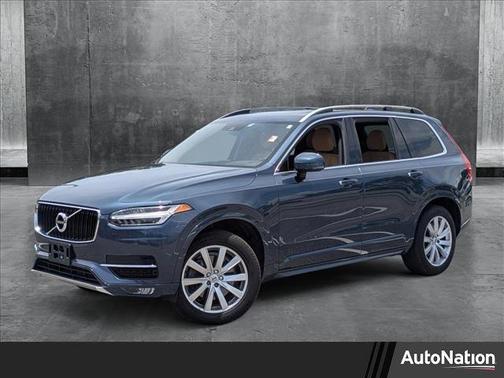2018 Volvo XC90 T6 Momentum