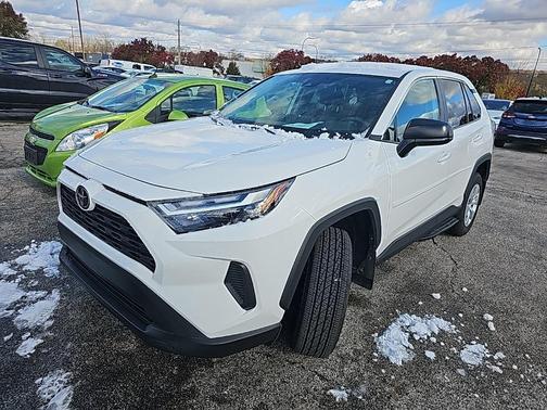 2025 Toyota RAV4 LE