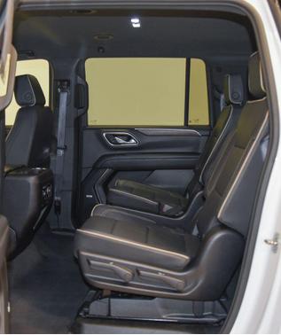 Summit White 2023 Chevrolet Suburban Premier