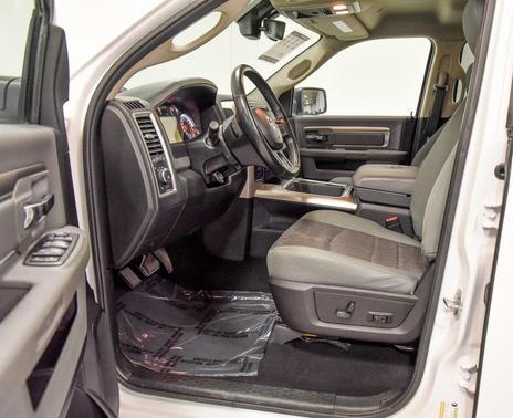 2019 RAM 1500 SLT