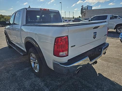 2019 RAM 1500 SLT