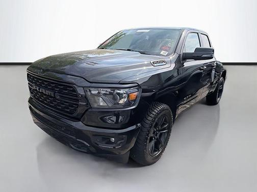 Diamond Black Crystal Pearlcoat 2024 RAM 1500 Big Horn/Lone Star
