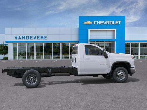 2025 Chevrolet Silverado 3500 WT