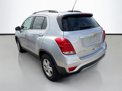 Silver Ice Metallic 2018 Chevrolet Trax LT