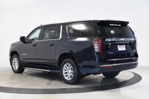 2023 Chevrolet Suburban LT