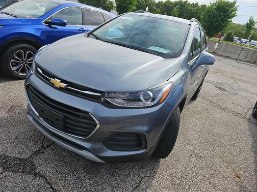 Satin Steel Metallic 2019 Chevrolet Trax LT