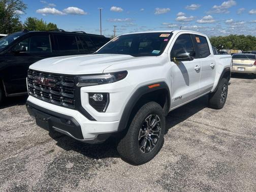 Summit White 2025 GMC Canyon AT4
