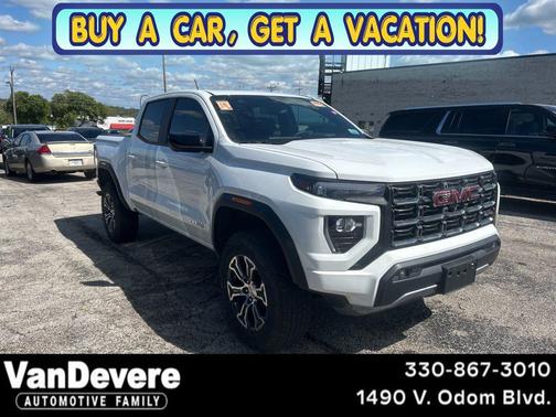 Summit White 2025 GMC Canyon AT4