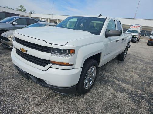 Summit White 2019 Chevrolet Silverado 1500 Custom