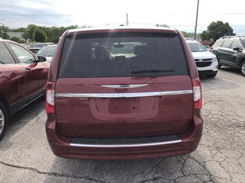 2013 Chrysler Town & Country Touring-L