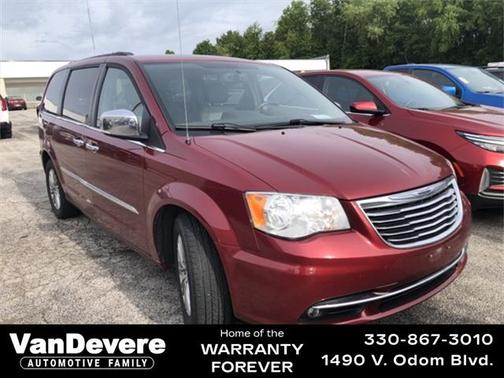 2013 Chrysler Town & Country Touring-L