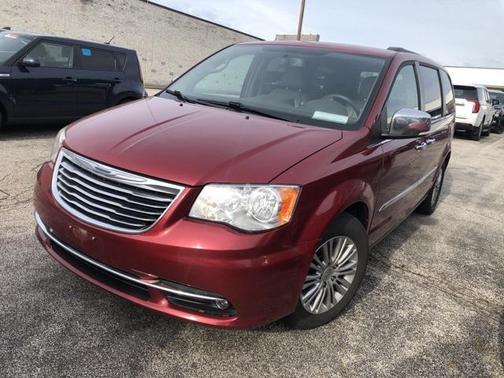 2013 Chrysler Town & Country Touring-L