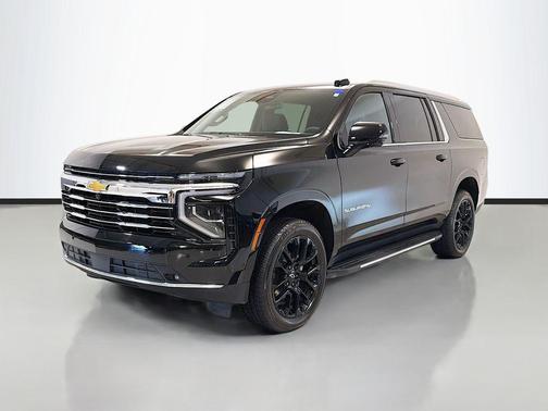 W4e 2026 Chevrolet Suburban LT