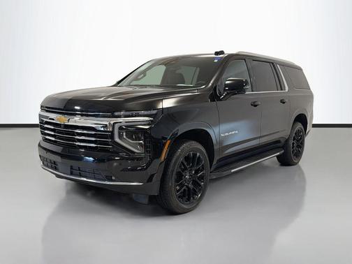 W4e 2026 Chevrolet Suburban LT