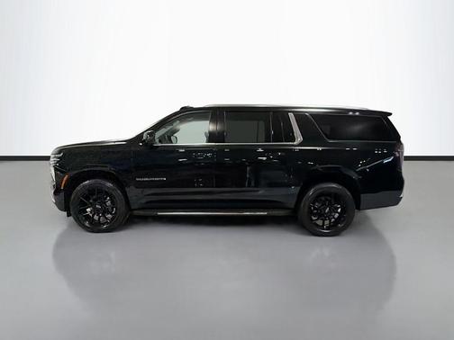 W4e 2026 Chevrolet Suburban LT