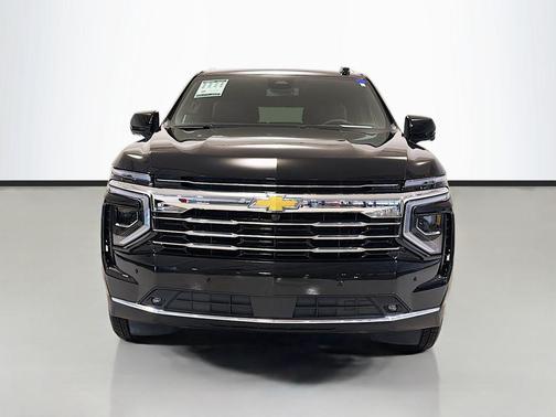 W4e 2026 Chevrolet Suburban LT