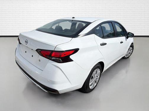 Fresh Powder 2023 Nissan Versa 1.6 S