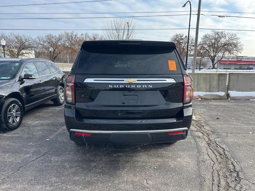 2023 Chevrolet Suburban LS