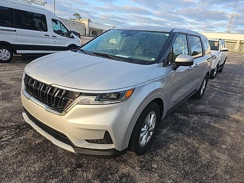 2023 Kia Carnival LX