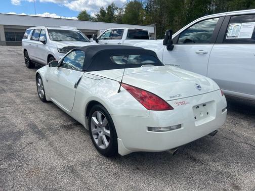 Pikes Peak White 2004 Nissan 350Z Touring