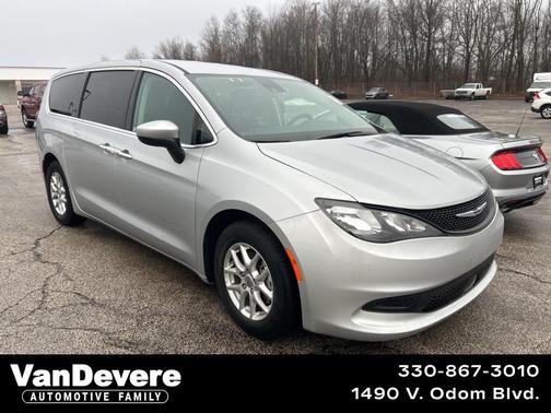 2023 Chrysler Voyager LX